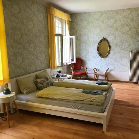Villa Mit Gaestezimmern Privat bolig Ins